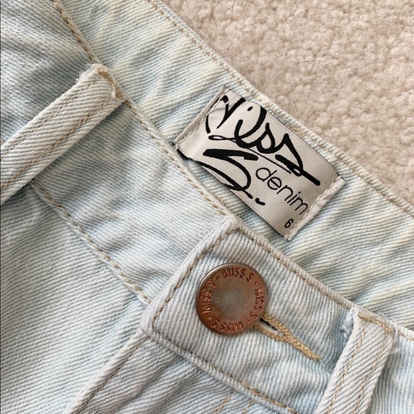 Denim shorts - Picture 3 of 3